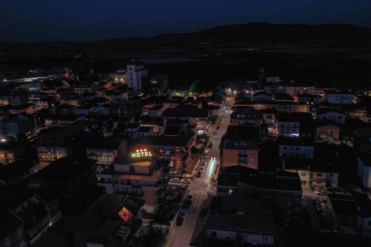 Hotel Corallo Albinia Zewnętrze zdjęcie